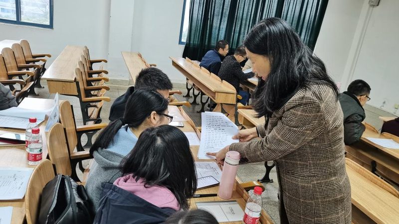 在职备考，时间管理尤为重要。以下是一些建议：